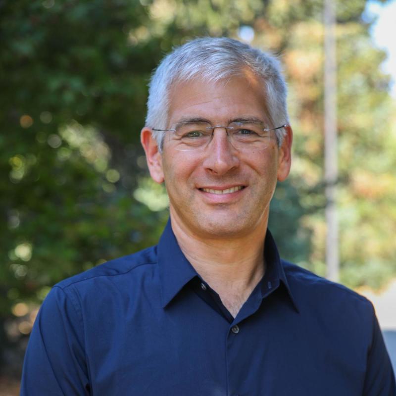 Michael Ezra